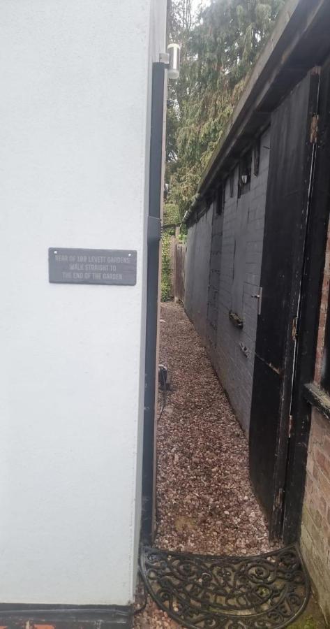 דירות אילפורד Rear Of Levett Gardens מראה חיצוני תמונה